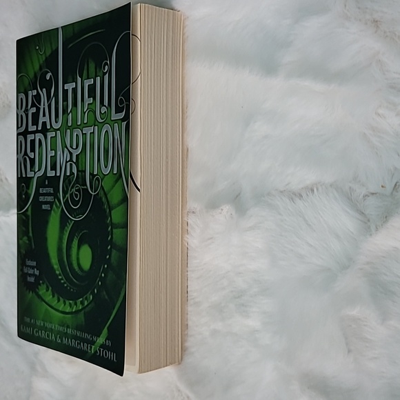 Beautiful Creatures:Beautiful Redemption Book - Picture 2 of 3